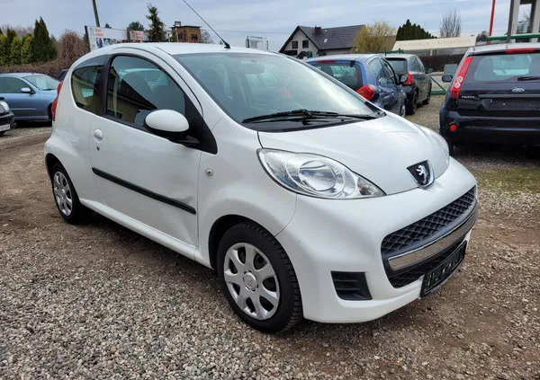 wielkopolskie Peugeot 107 cena 5999 przebieg: 132000, rok produkcji 2009 z Luboń